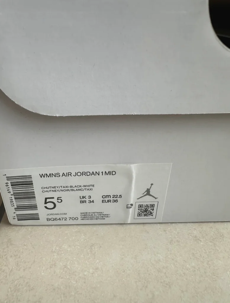 Air Jordan 1 Mid  – photo 8